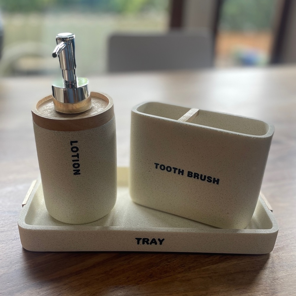 Cute NEW bathroom set